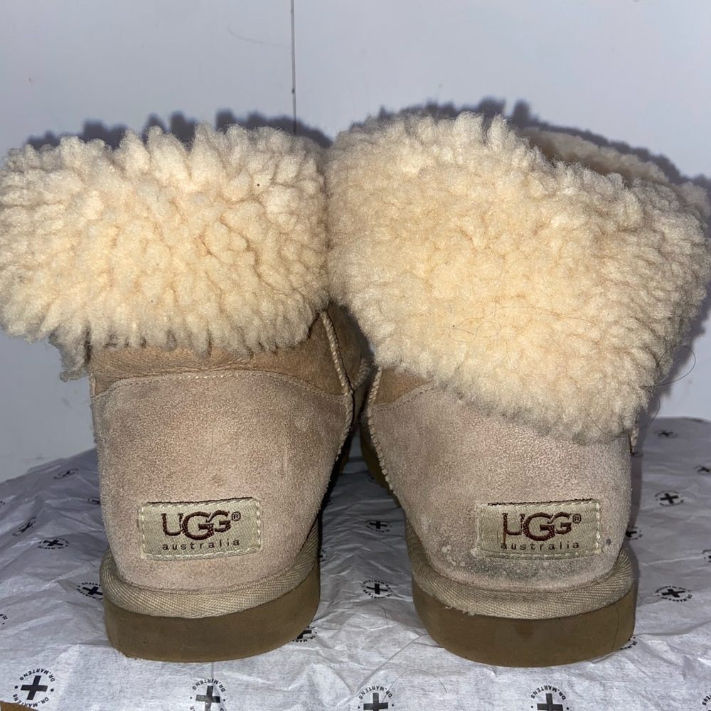 SHORT UGG BOOTS wmns size 8 US